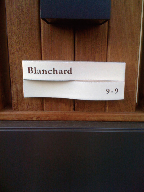 オーダーメイドのタイル表札の製作blanchard1.jpg